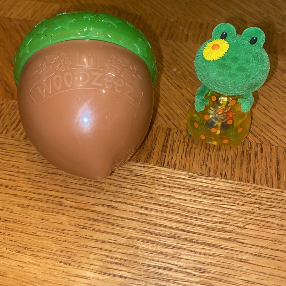 Li’l Woodzeez 🪵 Bobble Head Light Up Frog 🐸